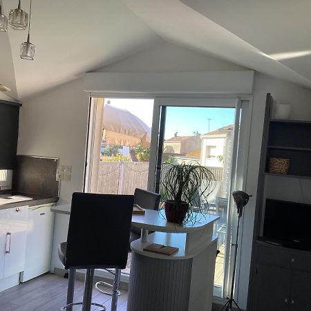 Chaleureux T2 30 M2 Et Sa Terrasse Bois 18 M2 Apartment La Rochelle  Exterior photo